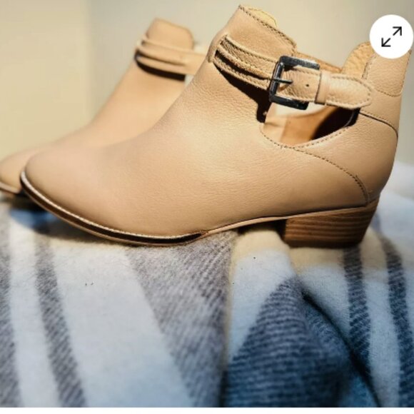 Seychelles Booties Ankle Boots Women's 7.5 Nude Leather Western Buckle Strap - Picture 2 of 9